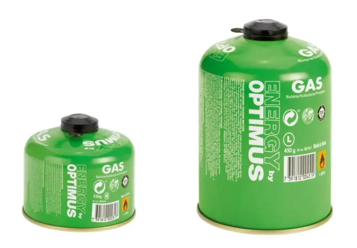 Dwa zielone kartusze gazowe Energy Optimus: mniejszy 230g i większy 450g. Różne rodzaje kartuszy gazowych do turystycznych kuchenek.