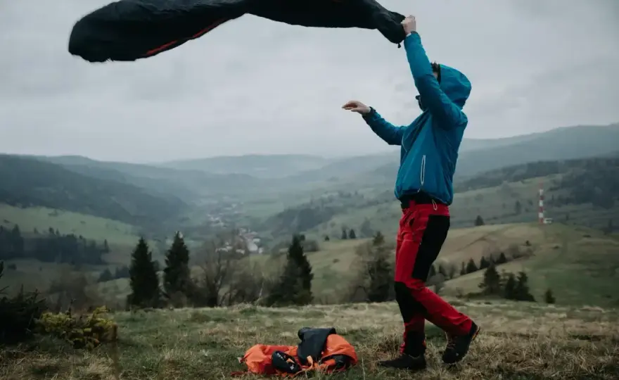 Jaki śpiwór wybrać? Poradnik - puch, syntetyk i temperatury