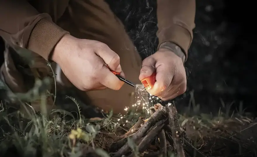 Bushcraft co to? Biwakowanie w lesie - przewodnik dla początkujących