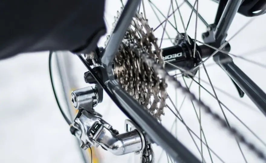 Przerzutki Shimano - Jak wybrać i serwisować? Poradnik!